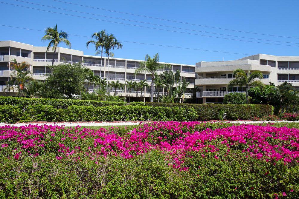Marco Beach Vacation Suites Caxambas Экстерьер фото