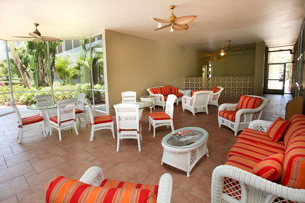 Marco Beach Vacation Suites Caxambas Экстерьер фото