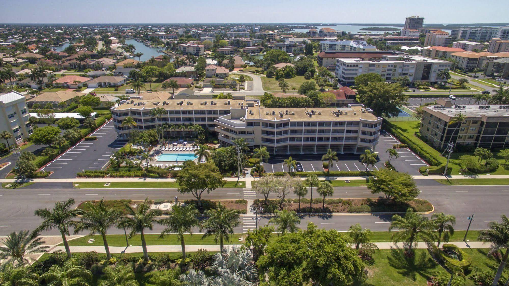 Marco Beach Vacation Suites Caxambas Экстерьер фото