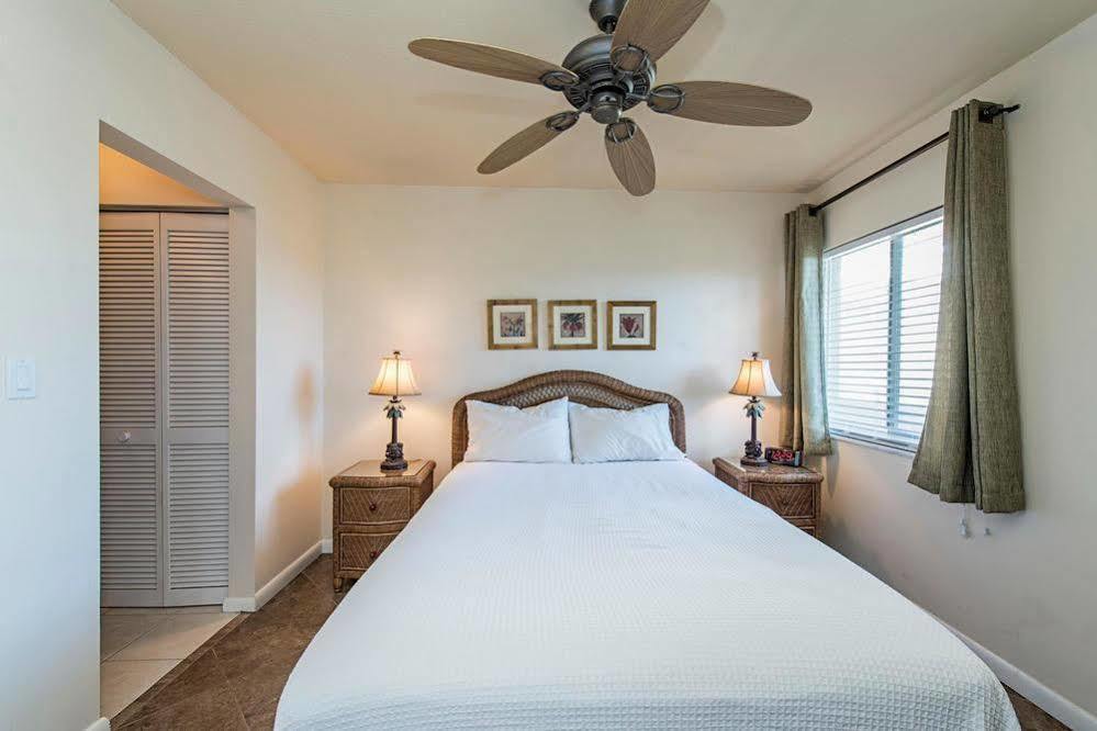 Marco Beach Vacation Suites Caxambas Экстерьер фото