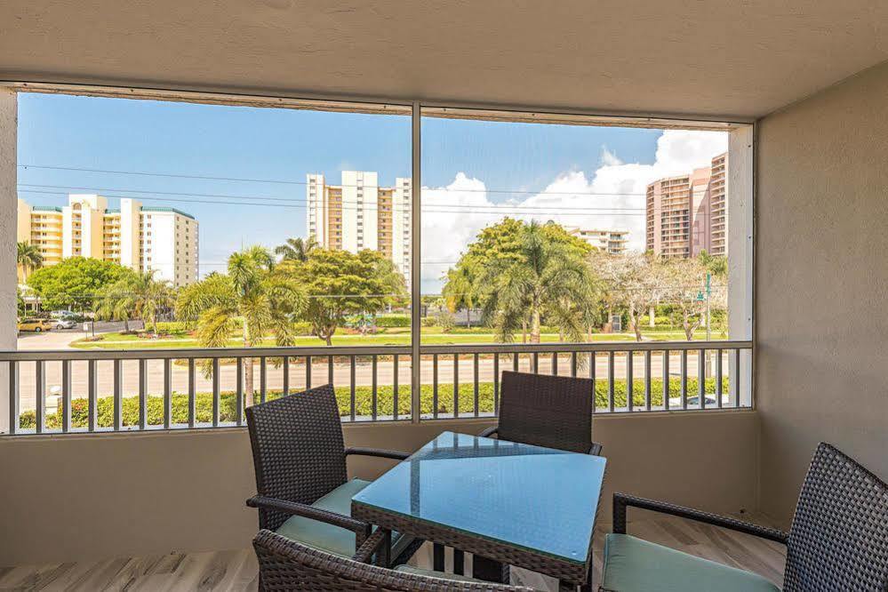 Marco Beach Vacation Suites Caxambas Экстерьер фото